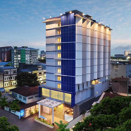 Aston Inn Pantai Losari נקסר מראה חיצוני תמונה