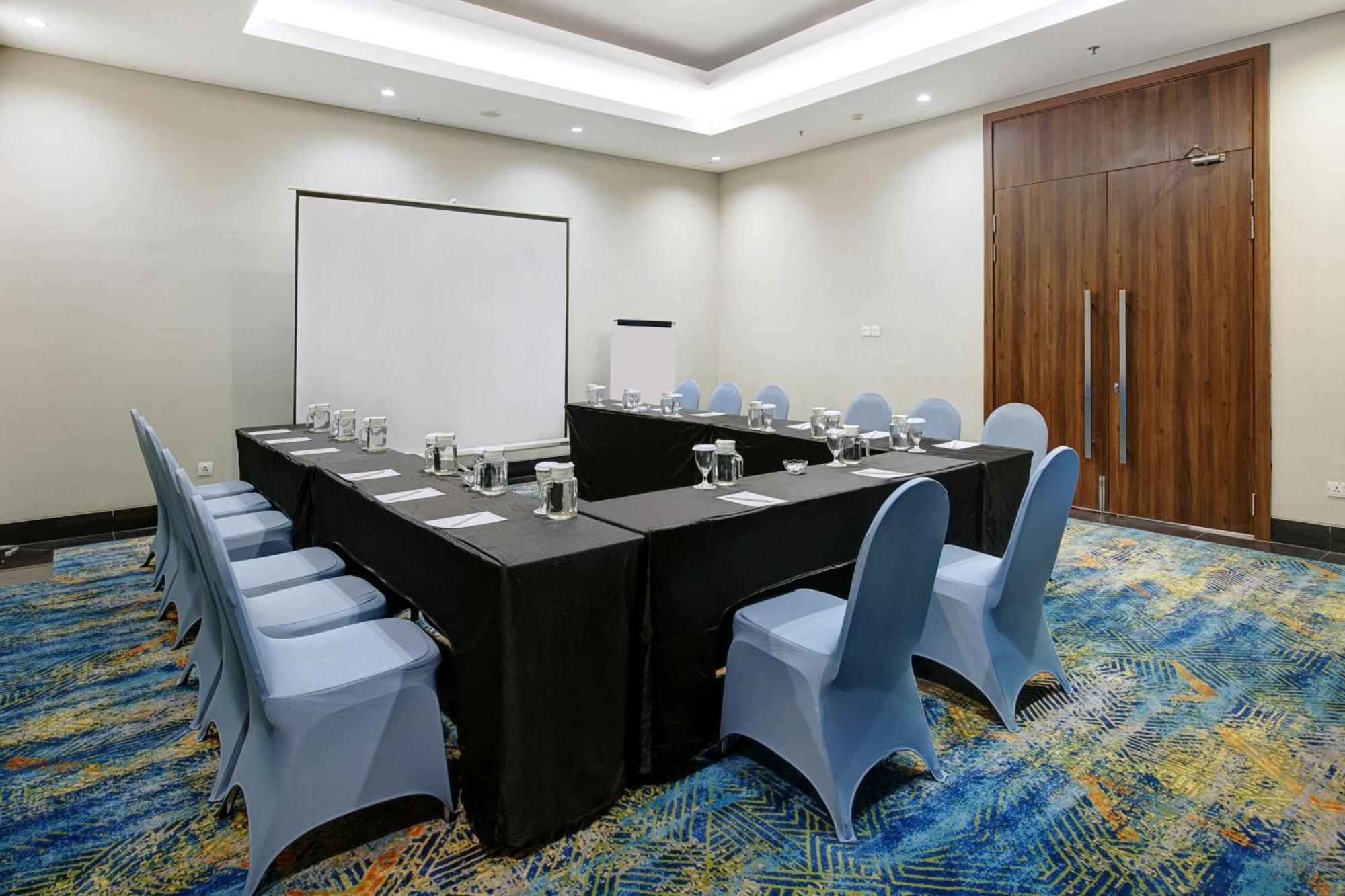 Aston Inn Pantai Losari נקסר מראה חיצוני תמונה