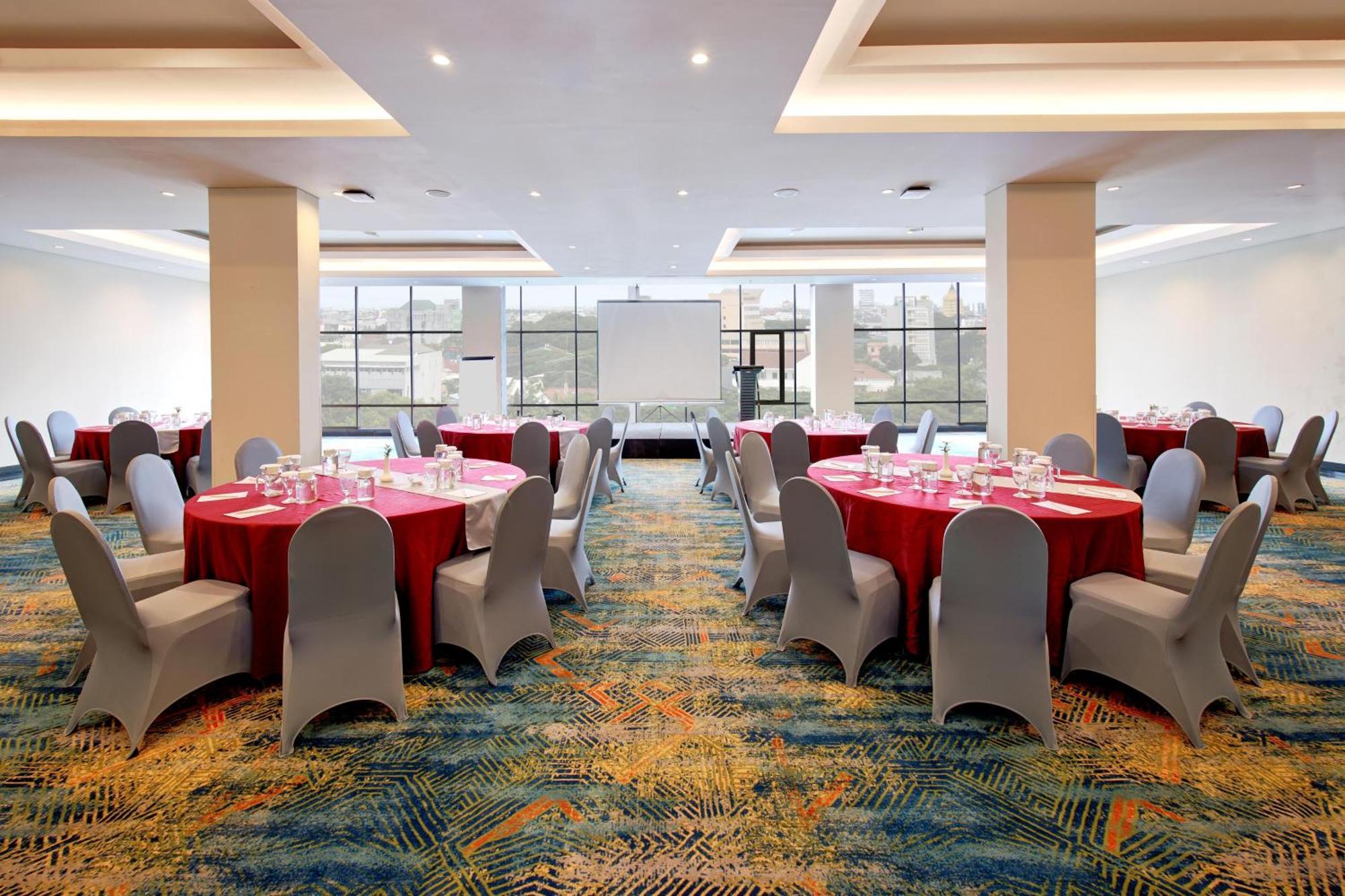 Aston Inn Pantai Losari נקסר מראה חיצוני תמונה